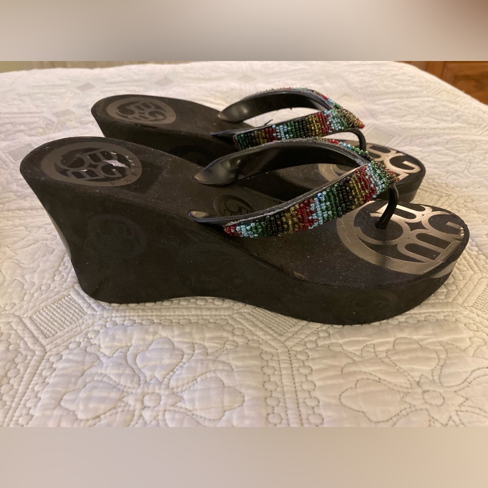NEW BCBG HAND BEADED SANDALS SIZE 38/8B